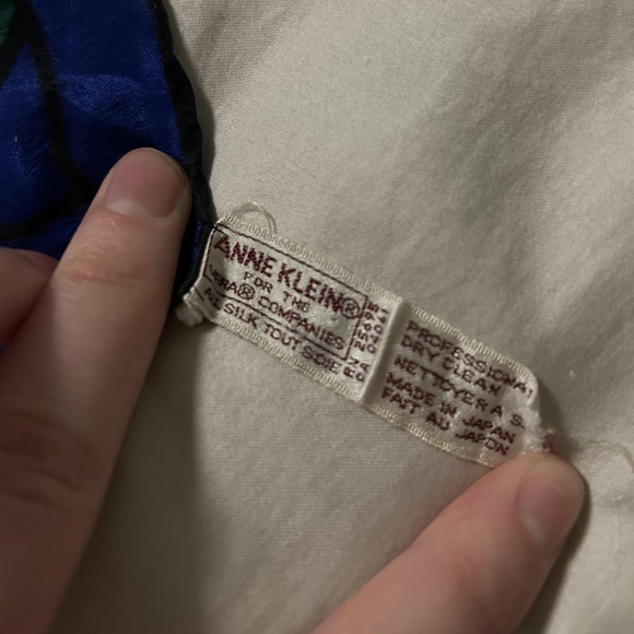 Anne Klein scarf - Picture 3 of 4